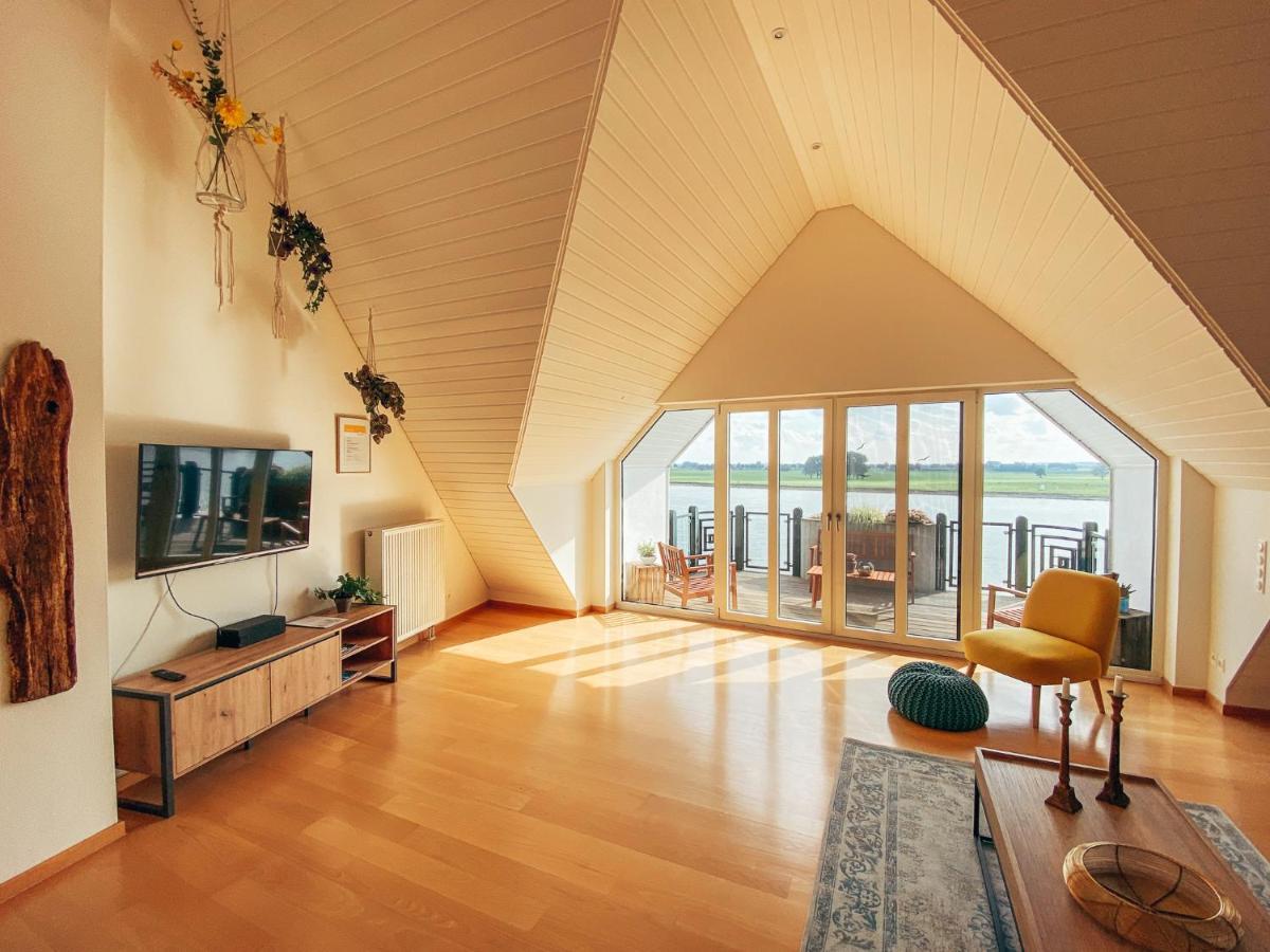 Rheinloft 3 - Grosse Giebelwohnung Mit Dachterrassen An Der Rheinpromenade Еммеріх Екстер'єр фото